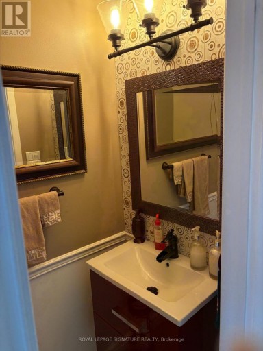MAIN/UPPER - 137 MADOC DRIVE, Brampton (Madoc), Ontario, L6V2A5