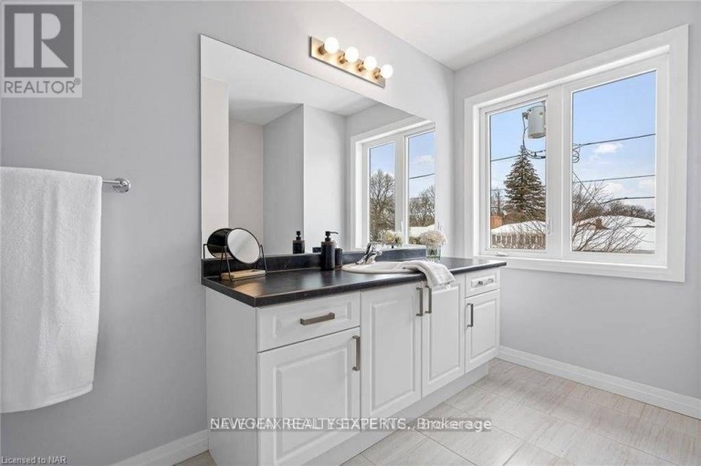 4855 PETTIT AVENUE, Niagara Falls (Morrison), Ontario, L2E0B7