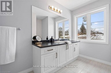 4855 PETTIT AVENUE Niagara Falls (Morrison) Ontario photo 23