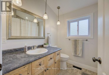 1077 QUEEN STREET Howick Ontario photo 13