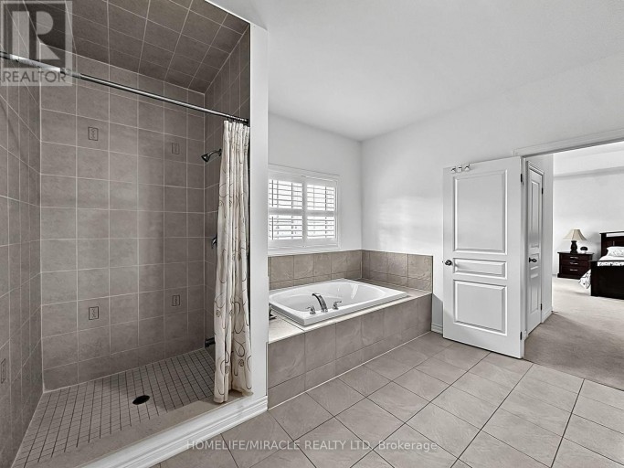 6 DIVINITY CIRCLE, Brampton (Northwest Brampton), Ontario, L7A3Y4