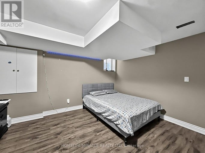 6 DIVINITY CIRCLE, Brampton (Northwest Brampton), Ontario, L7A3Y4
