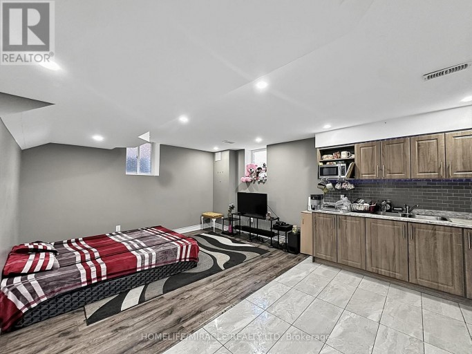 6 DIVINITY CIRCLE, Brampton (Northwest Brampton), Ontario, L7A3Y4