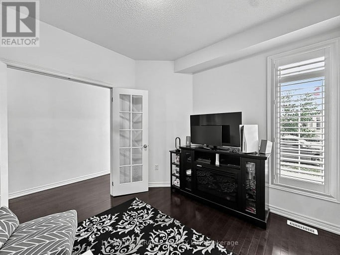 6 DIVINITY CIRCLE, Brampton (Northwest Brampton), Ontario, L7A3Y4