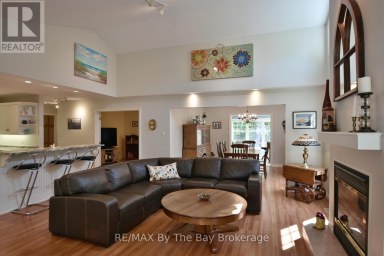 1327 RIVER ROAD E Wasaga Beach Ontario photo 10