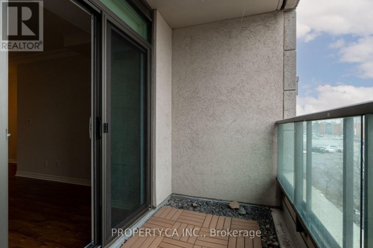 201 - 88 PROMENADE CIRCLE, Vaughan (Brownridge), Ontario, L4J9A4