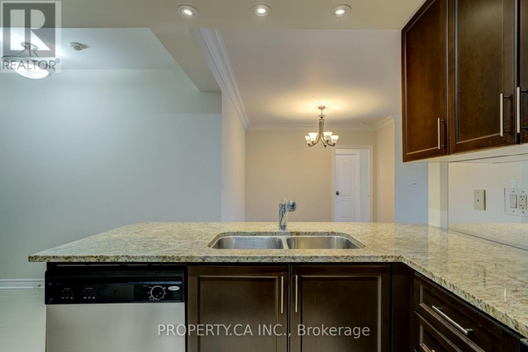 201 - 88 PROMENADE CIRCLE, Vaughan (Brownridge), Ontario, L4J9A4