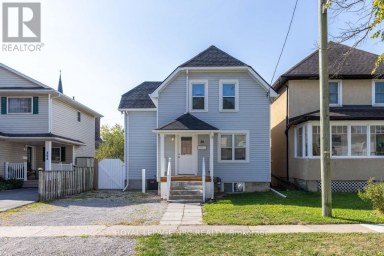 30 WALNUT STREET St. Catharines (Secord Woods) Ontario photo 1