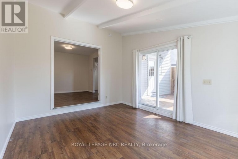 30 WALNUT STREET, St. Catharines (Secord Woods), Ontario, L2T1H5