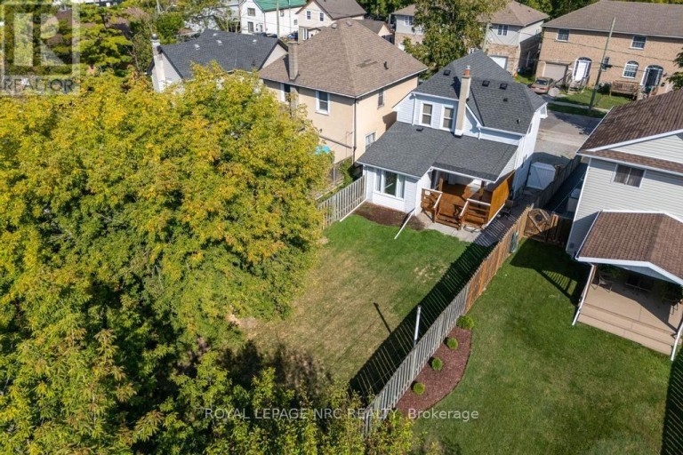 30 WALNUT STREET, St. Catharines (Secord Woods), Ontario, L2T1H5