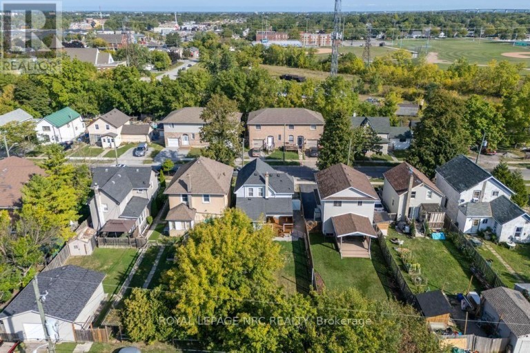 30 WALNUT STREET, St. Catharines (Secord Woods), Ontario, L2T1H5