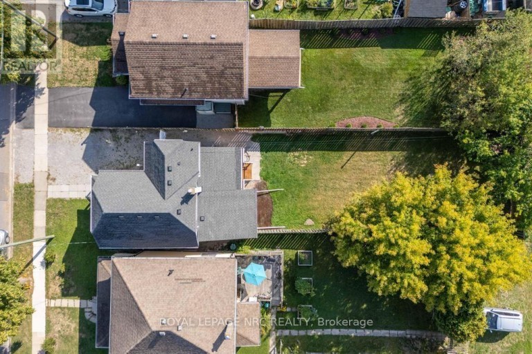 30 WALNUT STREET, St. Catharines (Secord Woods), Ontario, L2T1H5