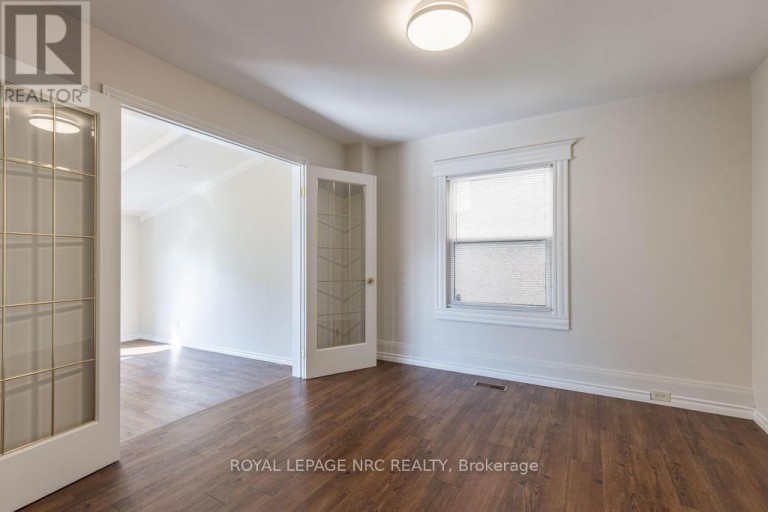 30 WALNUT STREET, St. Catharines (Secord Woods), Ontario, L2T1H5