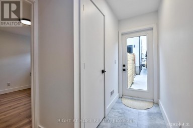 COACHHS - 50A LANARK AVENUE Toronto (Oakwood Village) Ontario photo 1