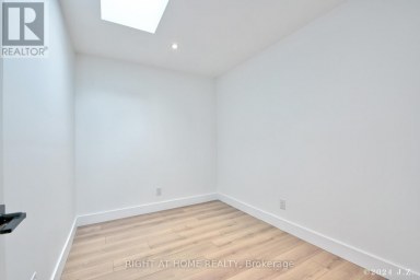 COACHHS - 50A LANARK AVENUE Toronto (Oakwood Village) Ontario photo 9