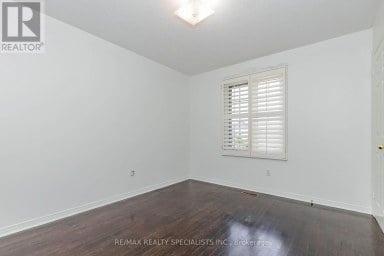 64 DOLPHIN SONG CRESCENT Brampton (Sandringham-Wellington) Ontario photo 11