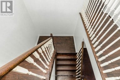 64 DOLPHIN SONG CRESCENT Brampton (Sandringham-Wellington) Ontario photo 12