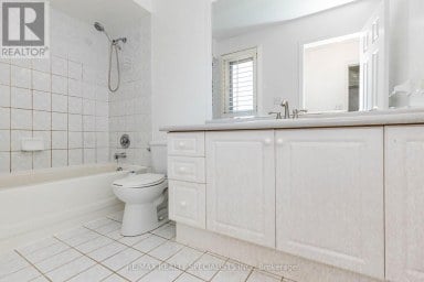 64 DOLPHIN SONG CRESCENT Brampton (Sandringham-Wellington) Ontario photo 16