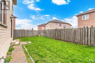 64 DOLPHIN SONG CRESCENT Brampton (Sandringham-Wellington) Ontario photo 19