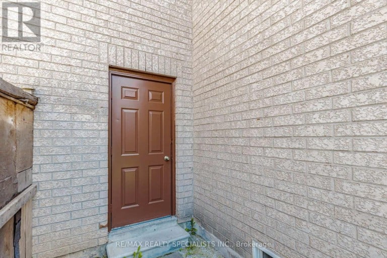 64 DOLPHIN SONG CRESCENT, Brampton (Sandringham-Wellington), Ontario, L6R2A7
