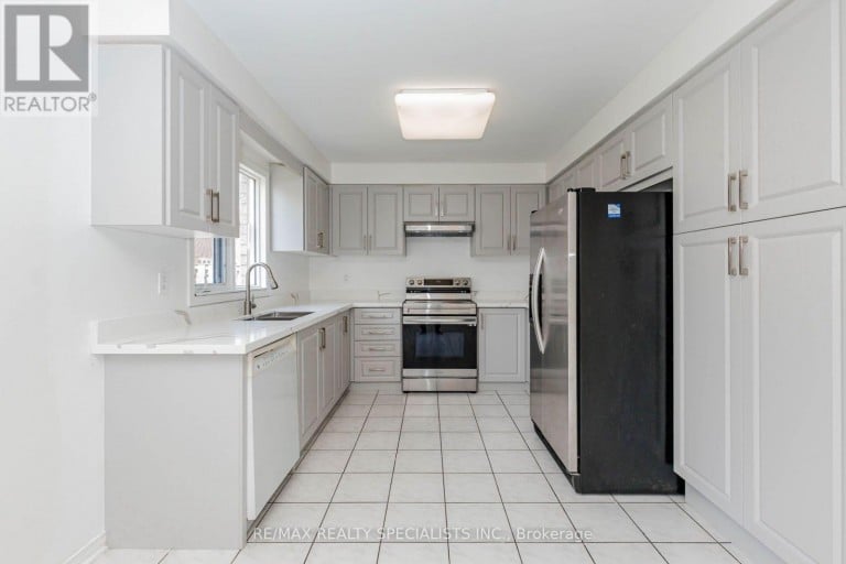 64 DOLPHIN SONG CRESCENT, Brampton (Sandringham-Wellington), Ontario, L6R2A7