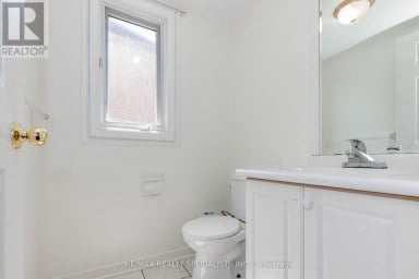 64 DOLPHIN SONG CRESCENT Brampton (Sandringham-Wellington) Ontario photo 7