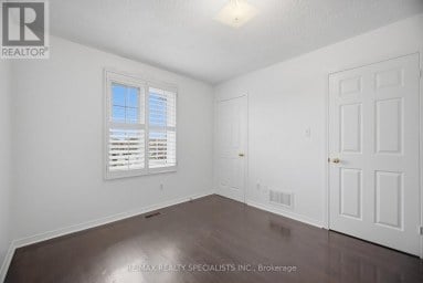 64 DOLPHIN SONG CRESCENT Brampton (Sandringham-Wellington) Ontario photo 8