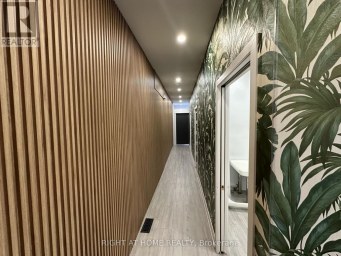 ROOM 2 - 1639 EGLINTON AVENUE W Toronto (Oakwood Village) Ontario photo 6