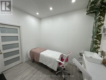 ROOM 2 - 1639 EGLINTON AVENUE W Toronto (Oakwood Village) Ontario photo 8