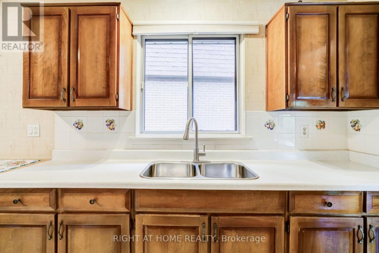 20 ZEALAND ROAD, Toronto (Willowridge-Martingrove-Richview), Ontario, M9R3W4