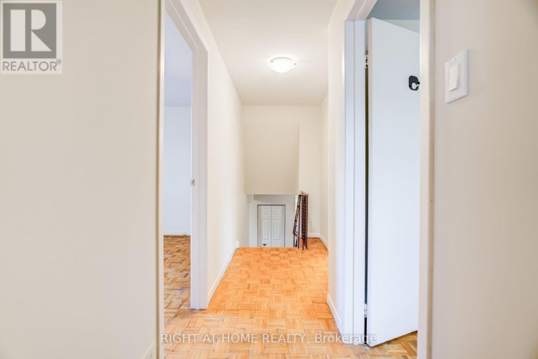 20 ZEALAND ROAD, Toronto (Willowridge-Martingrove-Richview), Ontario, M9R3W4