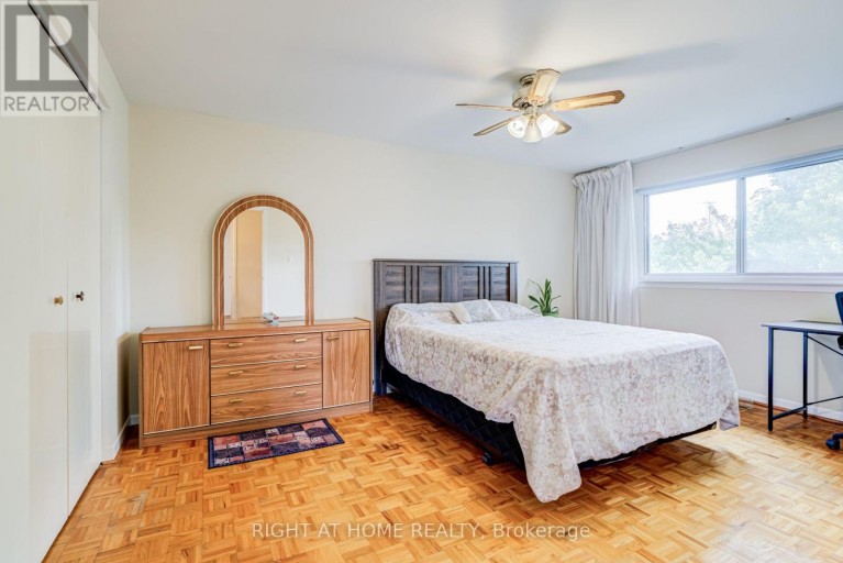 20 ZEALAND ROAD, Toronto (Willowridge-Martingrove-Richview), Ontario, M9R3W4