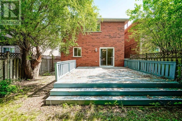 20 CRANBERRY CRESCENT, Brampton (Fletcher's Creek South), Ontario, L6Y4P7