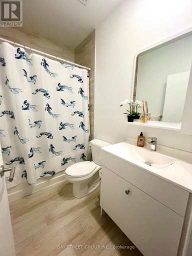 102 - 75 CANTERBURY PLACE, Toronto (Willowdale West), Ontario, M2N2N1