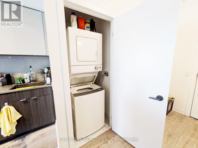 602 - 220 MISSINNIHE WAY, Mississauga (Port Credit), Ontario, L5H0A9