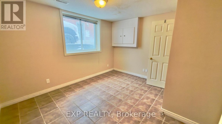 16 MARSHALL STREET, Waterloo, Ontario, N2J2T2