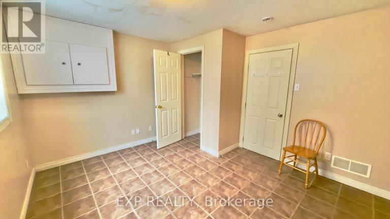 16 MARSHALL STREET, Waterloo, Ontario, N2J2T2