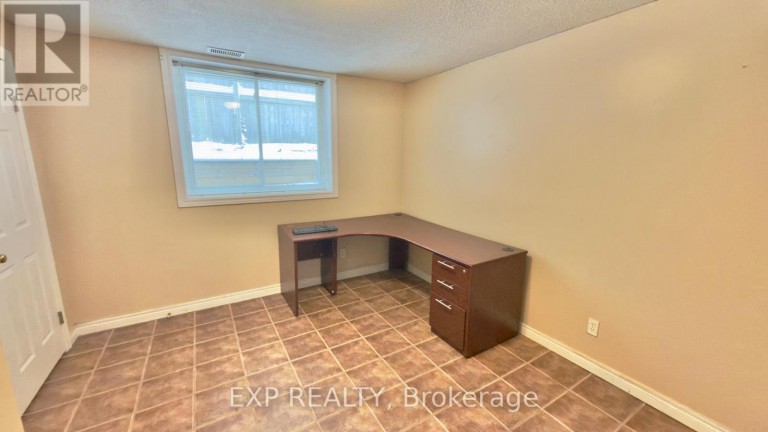 16 MARSHALL STREET, Waterloo, Ontario, N2J2T2