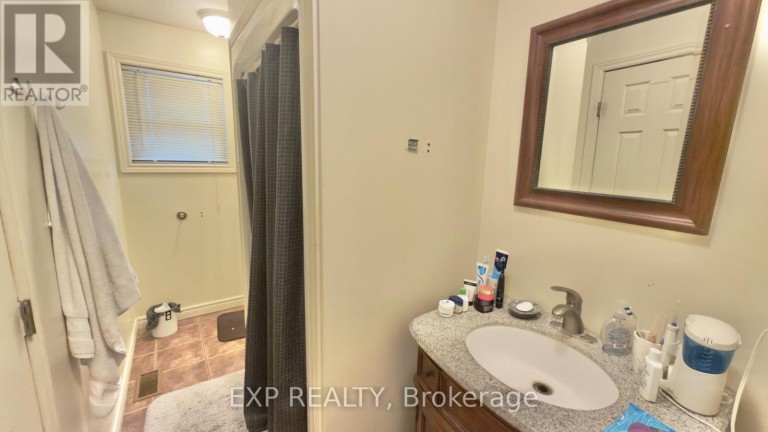16 MARSHALL STREET, Waterloo, Ontario, N2J2T2