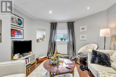 LOWER - 83 MADISON AVENUE Toronto (Annex) Ontario photo 14