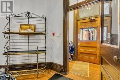 LOWER - 83 MADISON AVENUE Toronto (Annex) Ontario photo 7