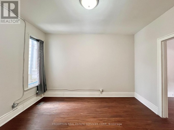 17 WINNIFRED AVENUE, Toronto (South Riverdale), Ontario, M4M2X2