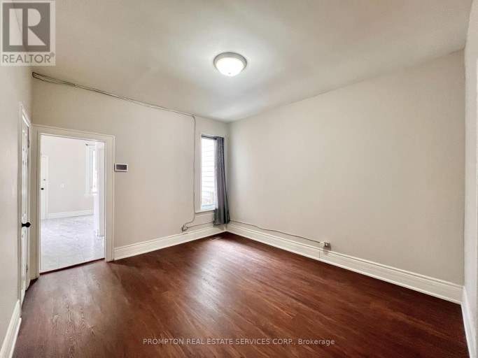 17 WINNIFRED AVENUE, Toronto (South Riverdale), Ontario, M4M2X2