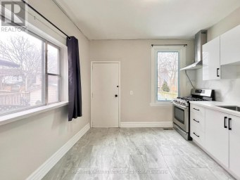 17 WINNIFRED AVENUE Toronto (South Riverdale) Ontario photo 14