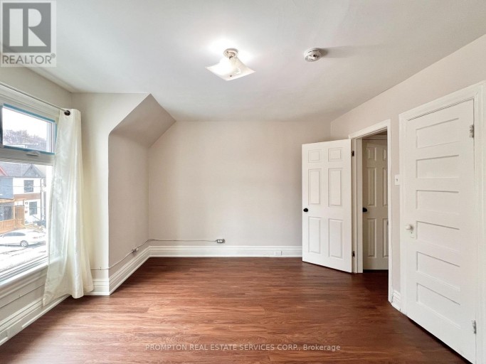 17 WINNIFRED AVENUE, Toronto (South Riverdale), Ontario, M4M2X2