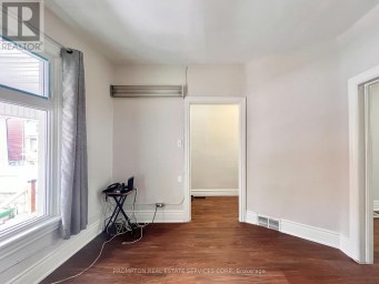 17 WINNIFRED AVENUE Toronto (South Riverdale) Ontario photo 5