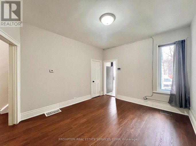 17 WINNIFRED AVENUE, Toronto (South Riverdale), Ontario, M4M2X2