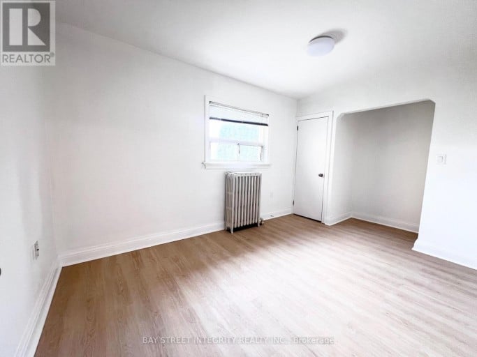 970 BRIAR HILL AVENUE, Toronto (Briar Hill-Belgravia), Ontario, M6B1M3