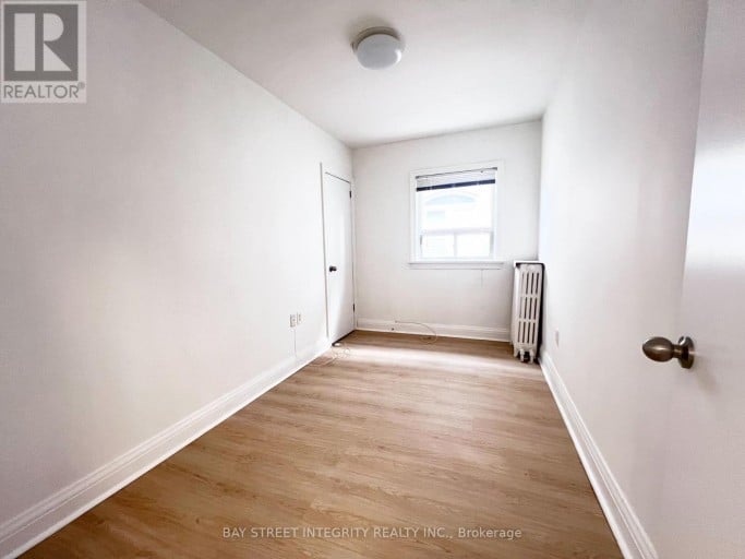 970 BRIAR HILL AVENUE, Toronto (Briar Hill-Belgravia), Ontario, M6B1M3
