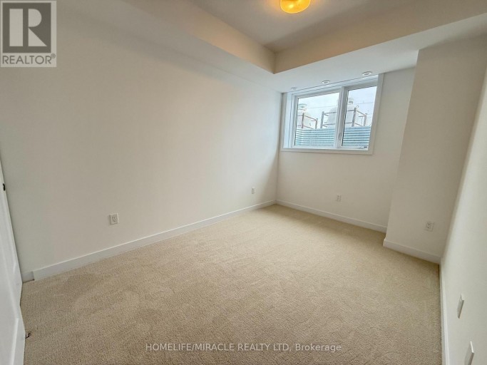 L8 - 40 PALACE STREET, Kitchener, Ontario, N2E3Z4